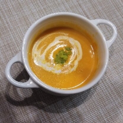 甘さ控えめのかぼちゃのスープを作りたくて。かぼちゃ本来の自然な甘さで、おいしく頂きました♪